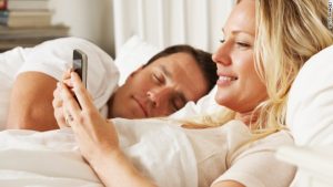 10-reasons-why-your-girlfriend-does-not-reveal-about-you-on-social-media