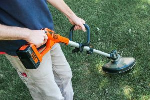 How to Use a String Trimmer Like a Pro